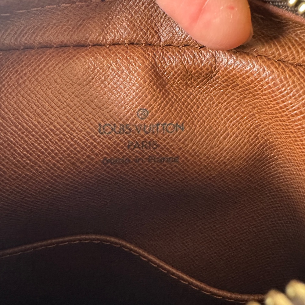 Price driop!! Louis Vuitton Monogram Danube Crossbody Bag - Picture 11 of 15